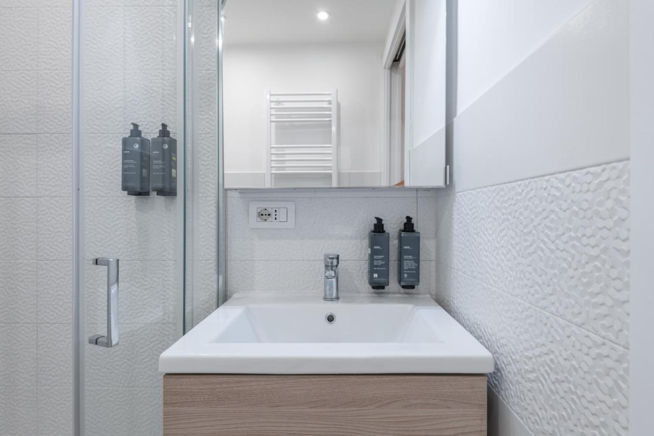 Isola - Studio Flat Мілан Екстер'єр фото