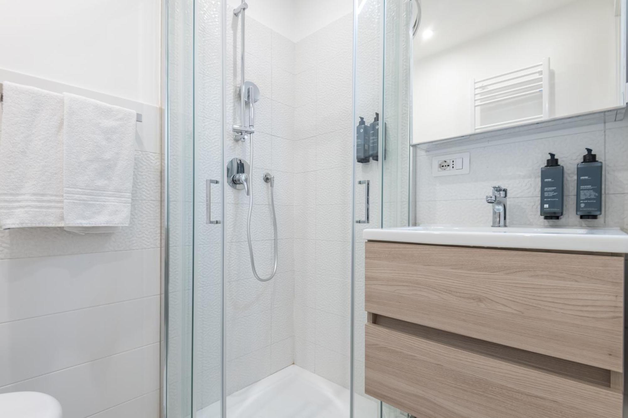 Isola - Studio Flat Мілан Екстер'єр фото